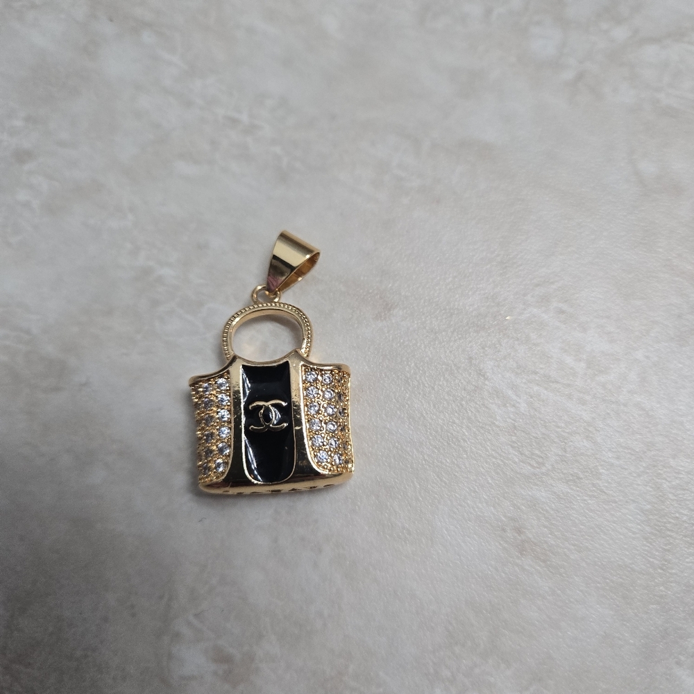 Gold and Black Handbag Pendant Necklace with Lattice Design